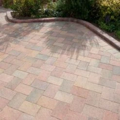 Brett Drivestyle Kerb DK 125x100x125mm - 270 Per Pack - Brindle - DK99BR