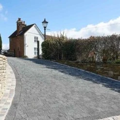 Brett Invicta Block Paving Rectangular 200x200x80mm Brick Pack Of 168 - Onyx - IN2280ON