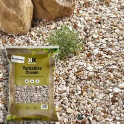 Kelkay Yorkshire Cream Garden Chippings 15-25mm - Bulk Bag - 7038