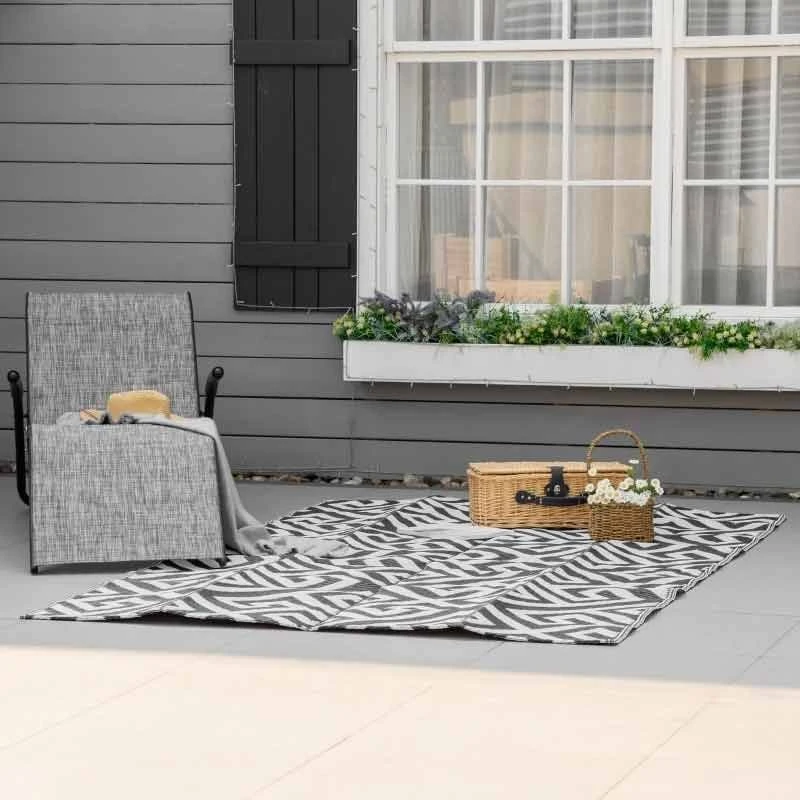 Outsunny 5 X 8ft Reversible Outdoor Rug - Black & White - 844-479V01 - Image 3
